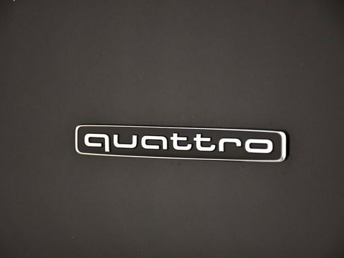 Used 2025 Audi Q5 Premium Plus w/ Premium Plus image 10