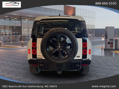 Used 2022 Land Rover Defender 110 X-Dynamic SE AWD/4WD image 2