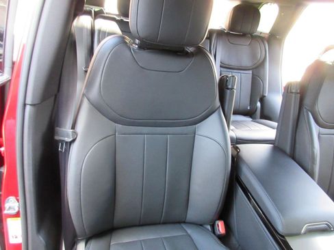 Used 2024 Land Rover Range Rover Sport SE AWD/4WD image 25