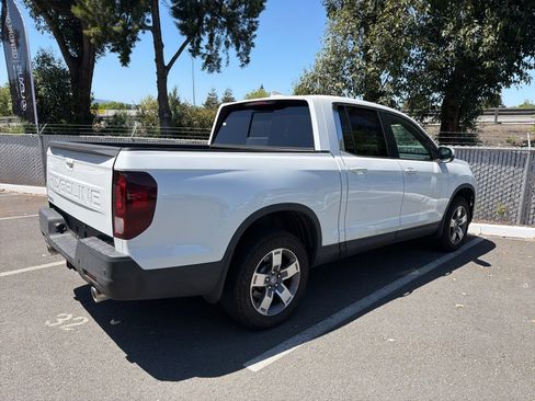 Used 2025 Honda Ridgeline RTL image 3