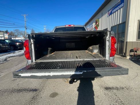 Used 2015 Toyota Tundra Limited w/ Limited Premium Package image 8