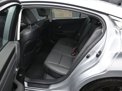 Used 2025 Lexus ES 350 w/ Accessory Package (Z1) FWD image 29