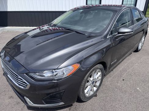 Used 2019 Ford Fusion SEL FWD image 2