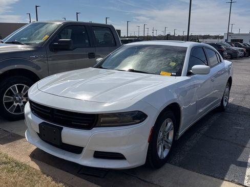 Used 2021 Dodge Charger SXT w/ Leather Interior Group image 1