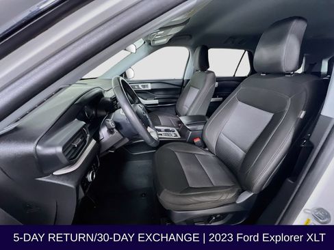 Used 2023 Ford Explorer XLT AWD/4WD image 13