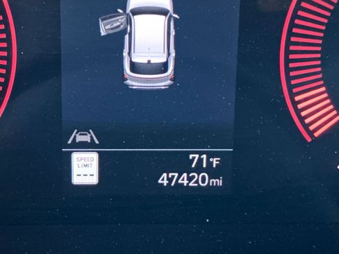 Used 2025 Hyundai Kona SEL image 40