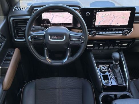 Used 2024 GMC Canyon AT4 w/ Technology Package image 10