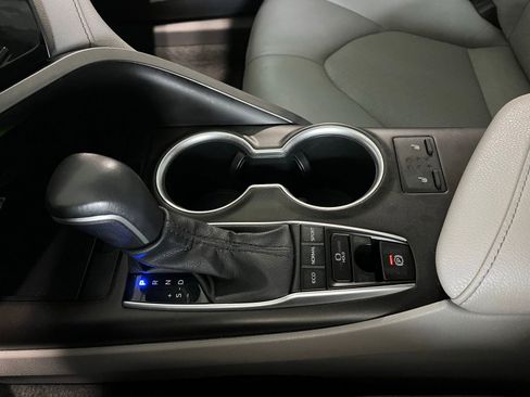 Used 2023 Toyota Camry XLE image 25