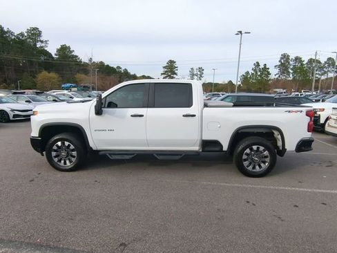Used 2024 Chevrolet Silverado 2500 Custom w/ Custom Value Package image 7