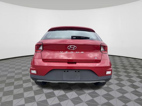 Certified 2022 Hyundai Venue SEL w/ Cargo Package image 6