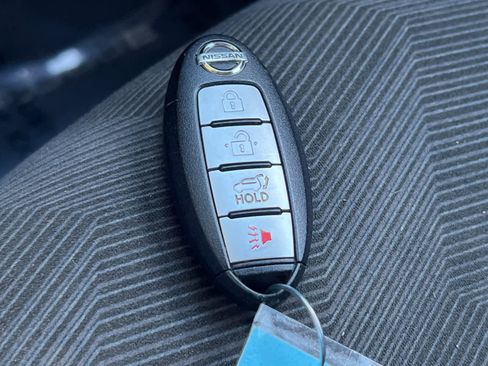 Used 2016 Nissan Rogue SV w/ SV Premium Package image 28