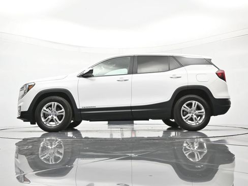 Used 2024 GMC Terrain SLE FWD image 43