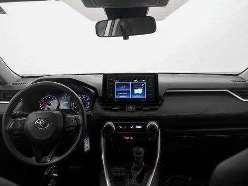 Used 2020 Toyota RAV4 LE image 15