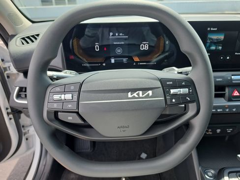New 2026 Kia K4 FWD image 27