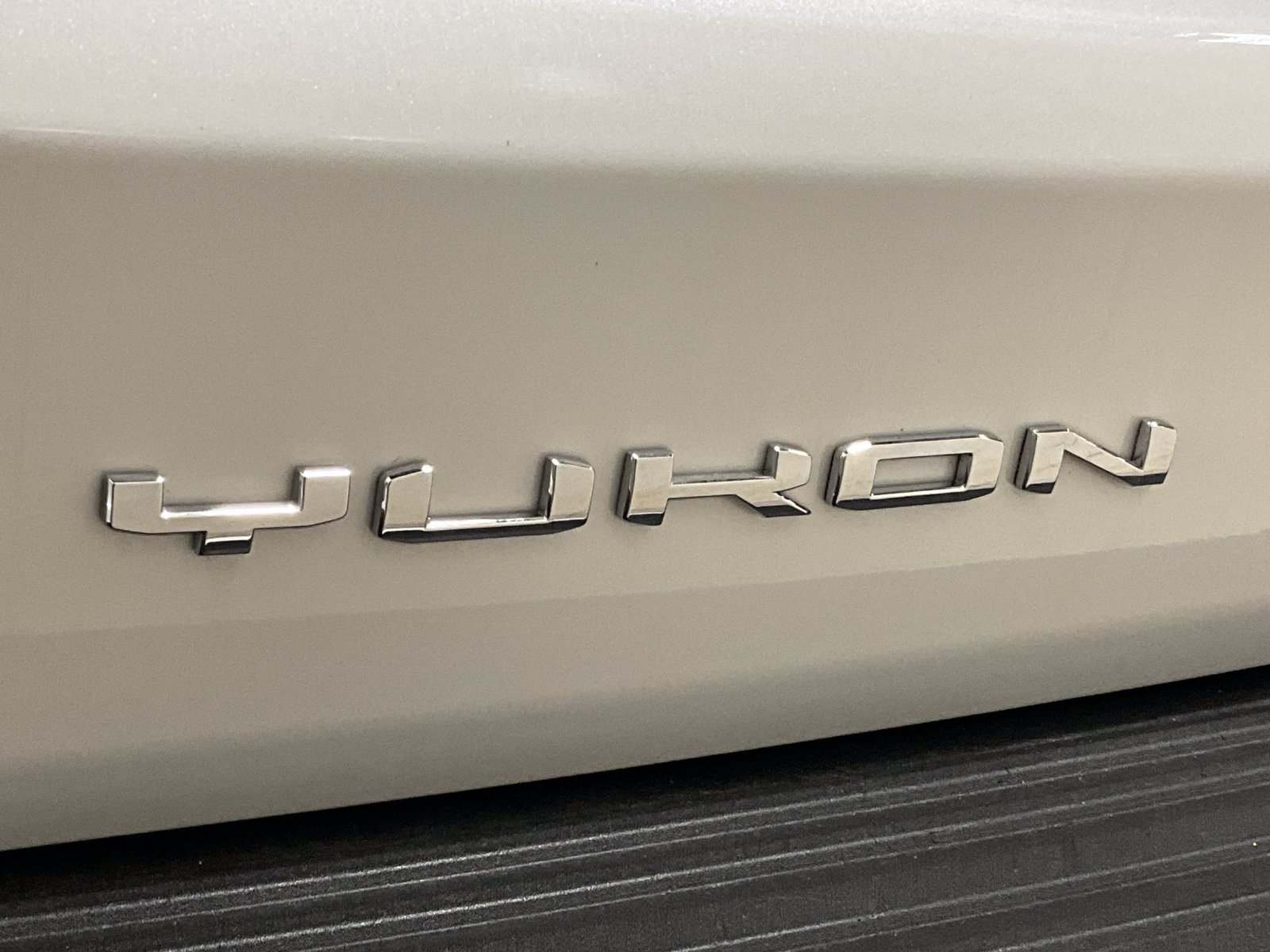 Used 2023 GMC Yukon XL SLT w/ SLT Premium Package AWD/4WD image 31