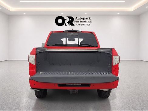 Used 2024 Nissan Titan SV w/ SV Convenience Package AWD/4WD image 8