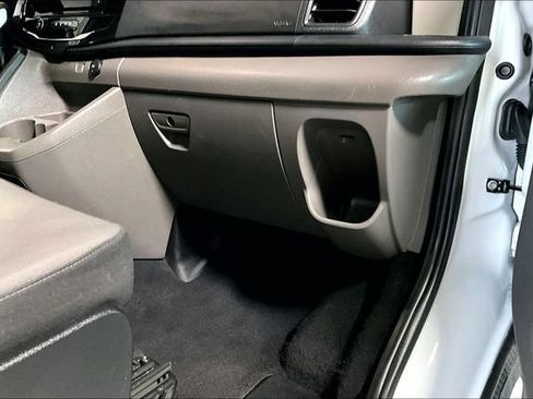 Used 2015 Ford Transit 150 XL RWD image 15