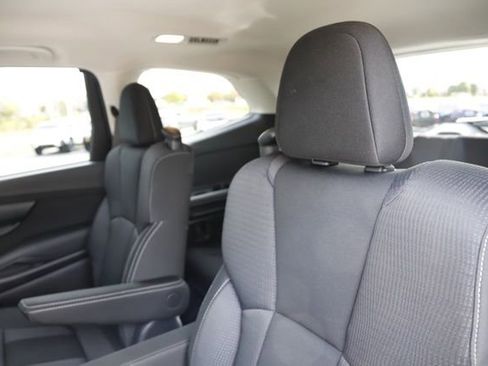 Used 2024 Subaru Ascent Premium w/ Convenience Package image 16