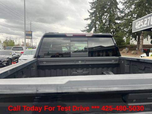 Used 2021 Chevrolet Silverado 1500 LT Trail Boss w/ Convenience Package II AWD/4WD image 5