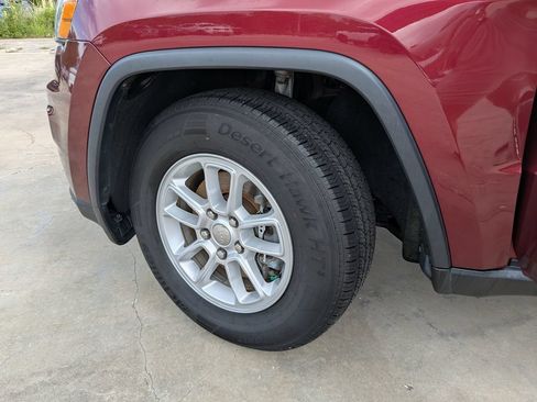Used 2018 Jeep Grand Cherokee Laredo RWD image 35