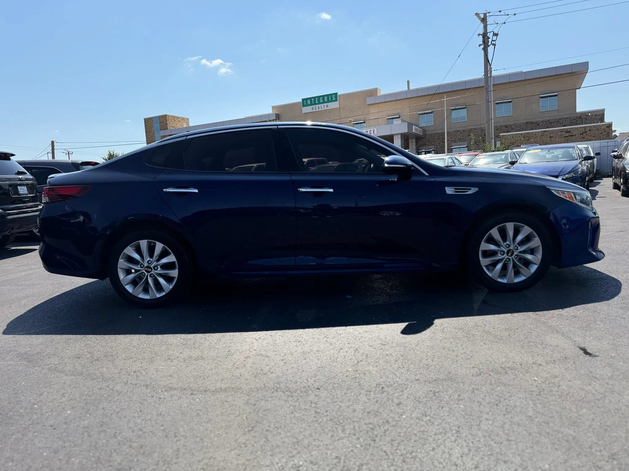Used 2018 Kia Optima S w/ Panoramic Sunroof Package FWD image 2