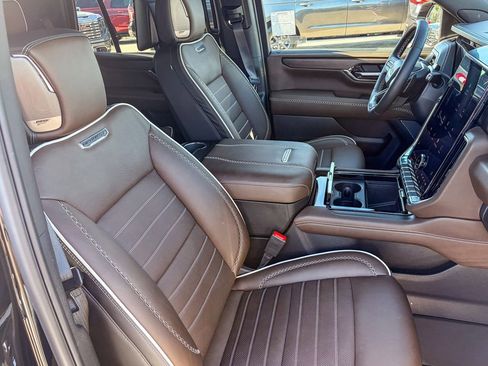 Used 2026 GMC Yukon Denali Ultimate w/ LPO, Floor Liner Package AWD/4WD image 41