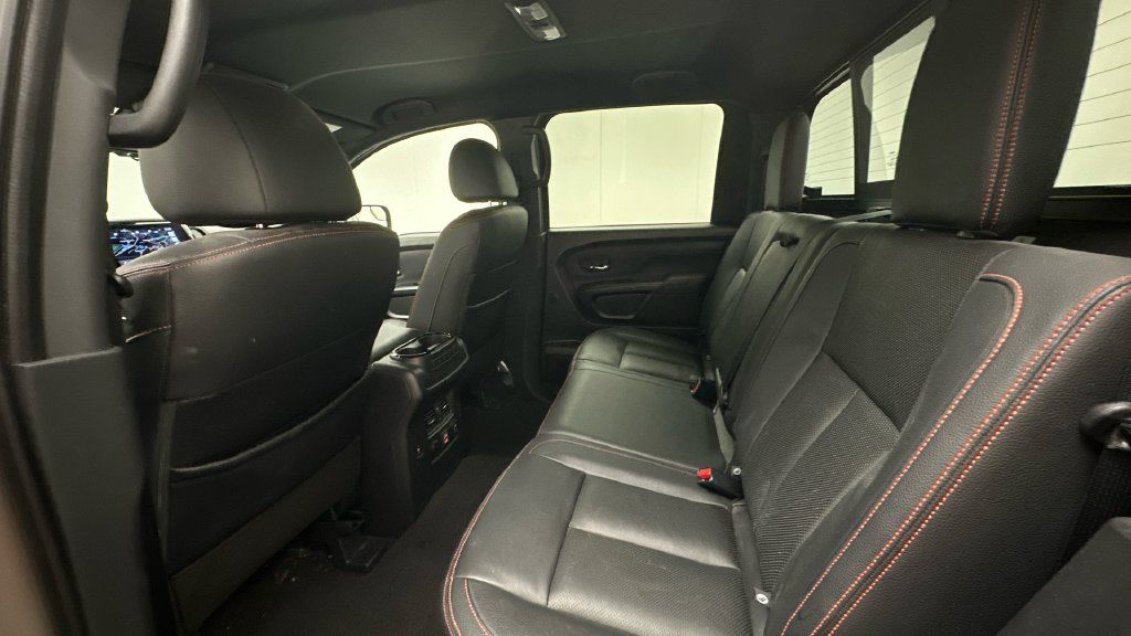 Used 2023 Nissan Titan PRO-4X w/ Pro-4x Convenience Package AWD/4WD image 10