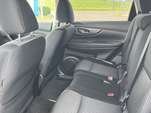 Used 2017 Nissan Rogue SV image 13