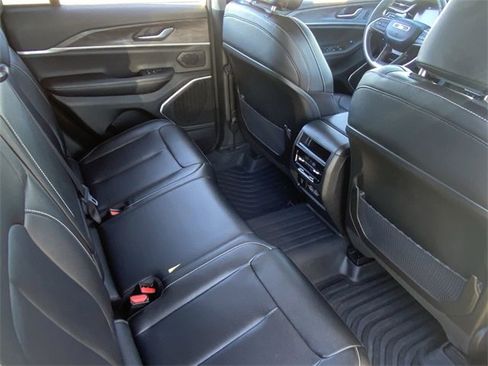 Used 2023 Jeep Grand Cherokee 4WD 4xe image 16