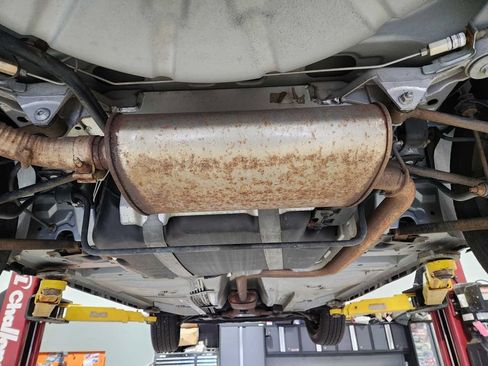 Used 1998 Chrysler Concorde LX image 12