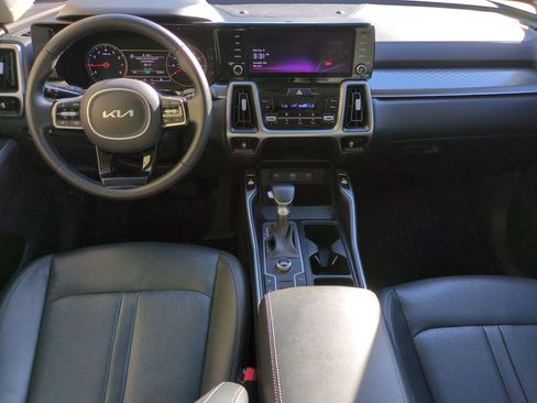 Used 2022 Kia Sorento S image 15