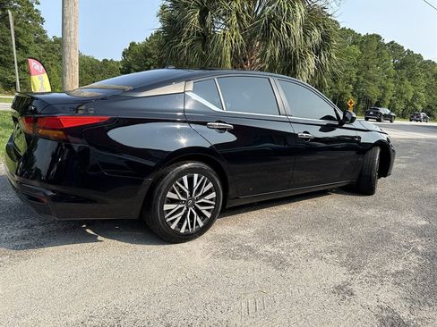 Used 2024 Nissan Altima 2.5 SV FWD image 4