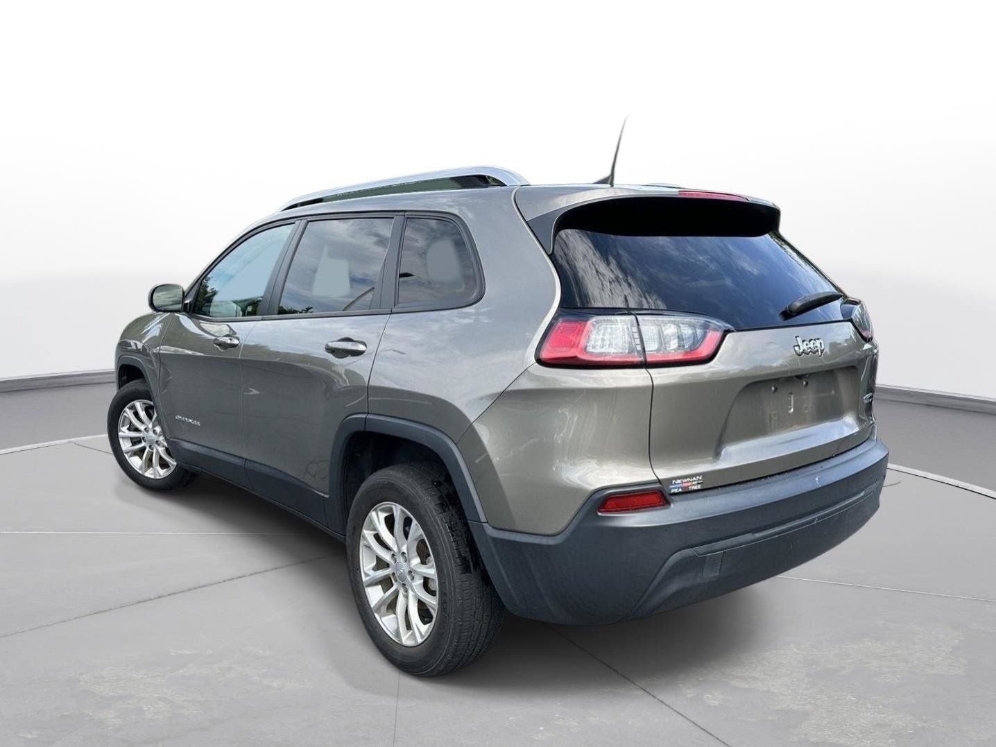 Used 2020 Jeep Cherokee Latitude FWD image 8