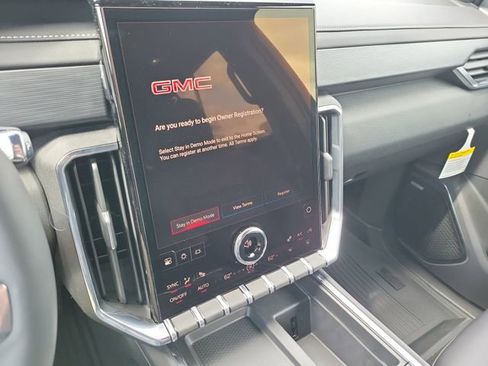 New 2026 GMC Acadia Elevation image 24