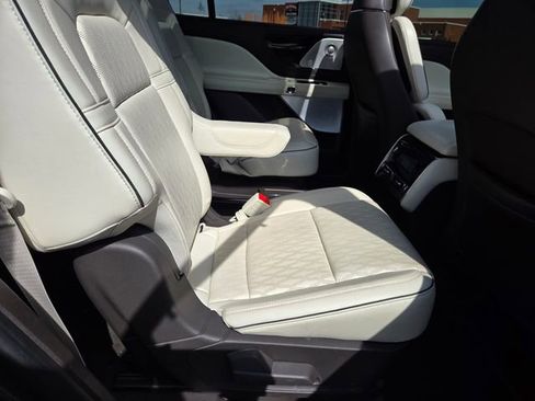 Used 2020 Lincoln Aviator Black Label w/ Dynamic Handling Package image 46