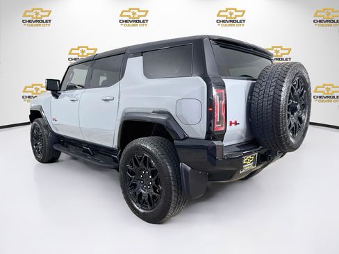 Used 2024 GMC Hummer EV 2X w/ LPO, Illumination Package AWD/4WD image 6