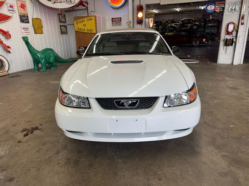 Used 2000 Ford Mustang GT RWD image 8