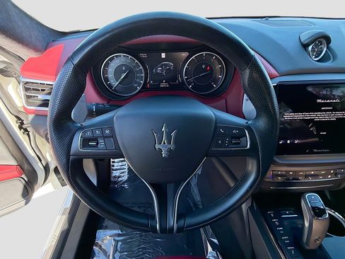 Certified 2022 Maserati Ghibli Modena image 38