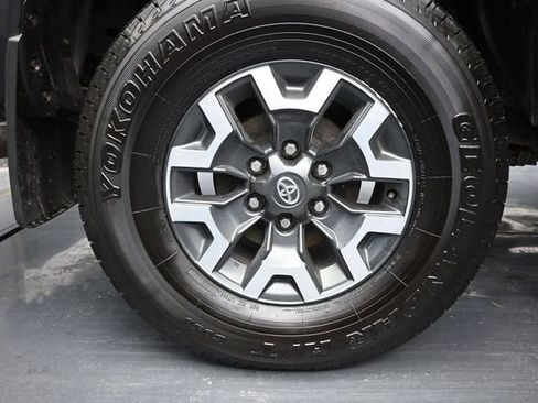 Used 2021 Toyota Tacoma TRD Off-Road AWD/4WD image 25