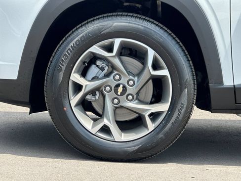 New 2026 Chevrolet Trax LT FWD image 25