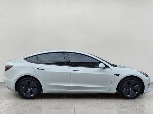 Used 2022 Tesla Model 3 image 9