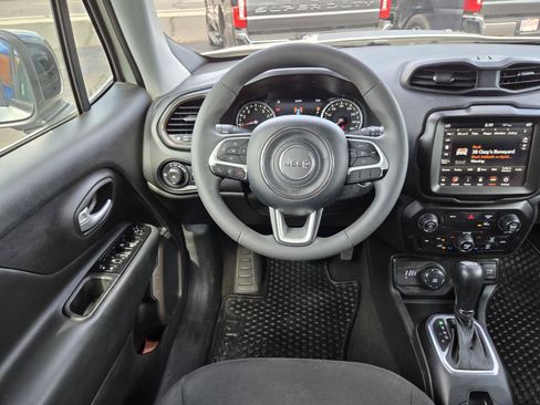 Used 2023 Jeep Renegade Latitude AWD/4WD image 16