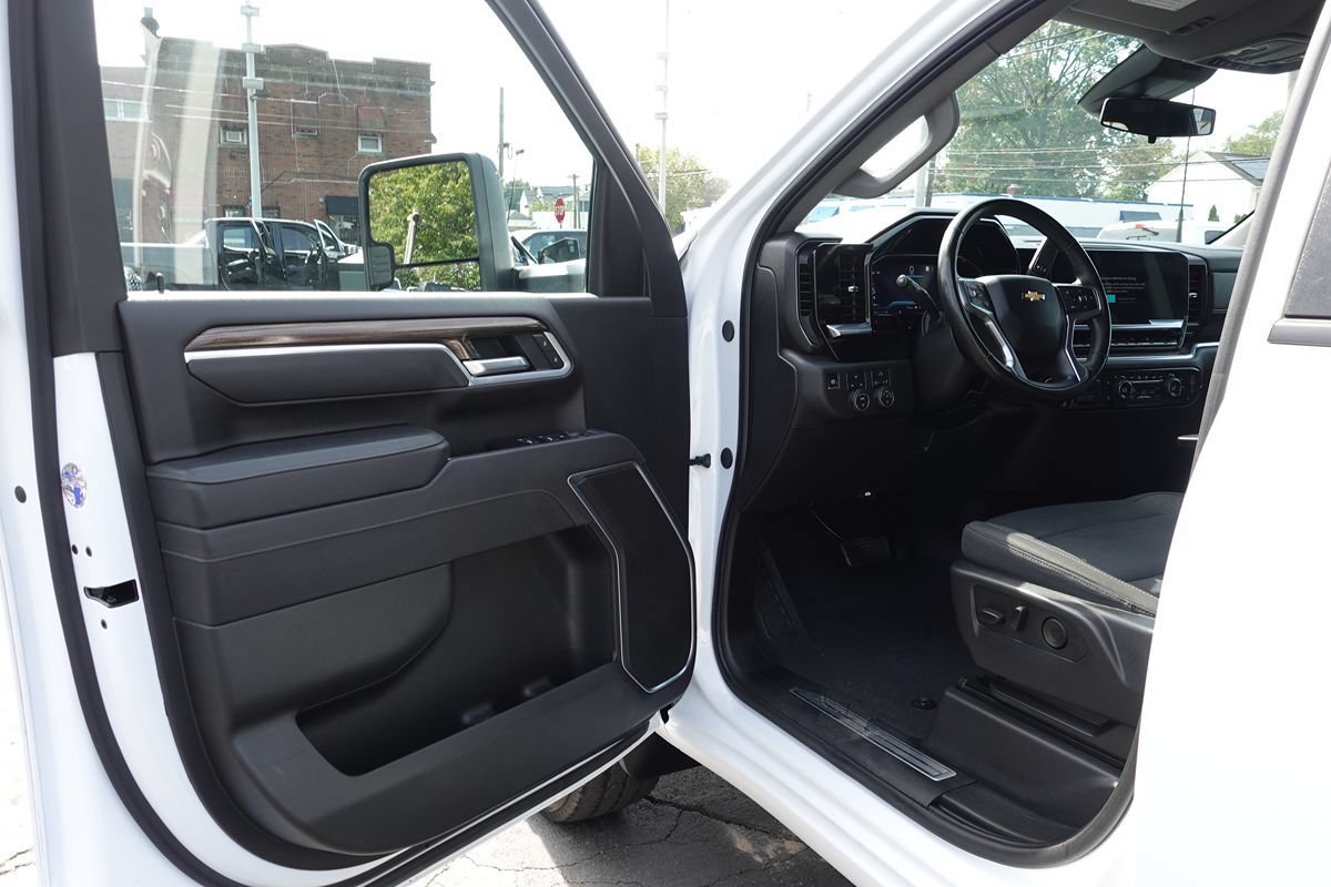 Used 2025 Chevrolet Silverado 2500 LT w/ Convenience Package AWD/4WD image 15