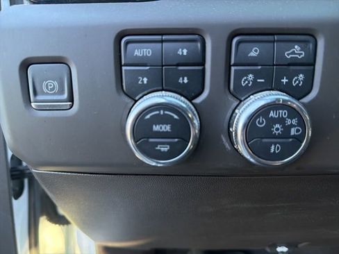 Used 2024 GMC Sierra 3500 Denali w/ Denali Reserve Package image 16