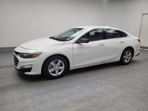 Used 2025 Chevrolet Malibu LS FWD image 2