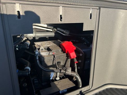 Used 2025 Ford F150 Lightning Lariat image 30