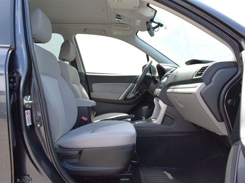 Used 2018 Subaru Forester 2.5i Premium AWD/4WD image 29