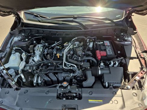 Used 2025 Nissan Altima 2.5 SV FWD image 33
