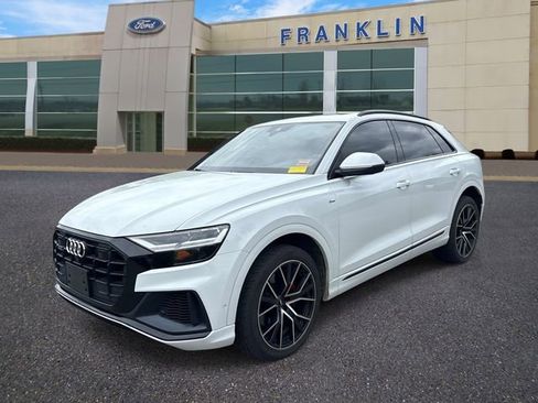 Used 2019 Audi Q8 Premium Plus w/ Premium Plus image 3