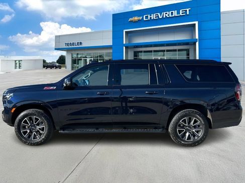 Used 2023 Chevrolet Suburban Z71 w/ Luxury Package AWD/4WD image 8